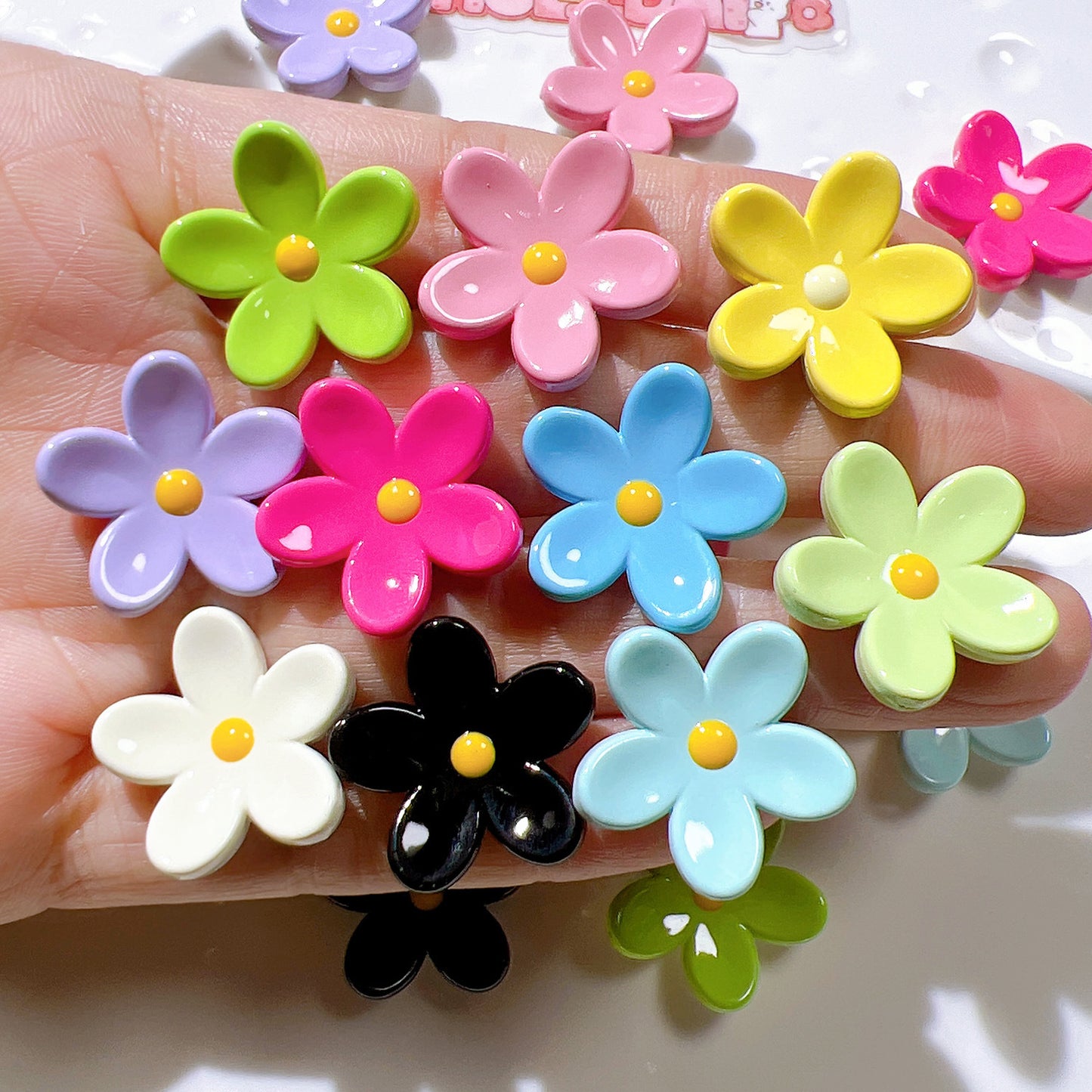 (5pic for 1 Bag) Cute Raised Edge Flowers DIY Resin Charms   (Pack Offline)