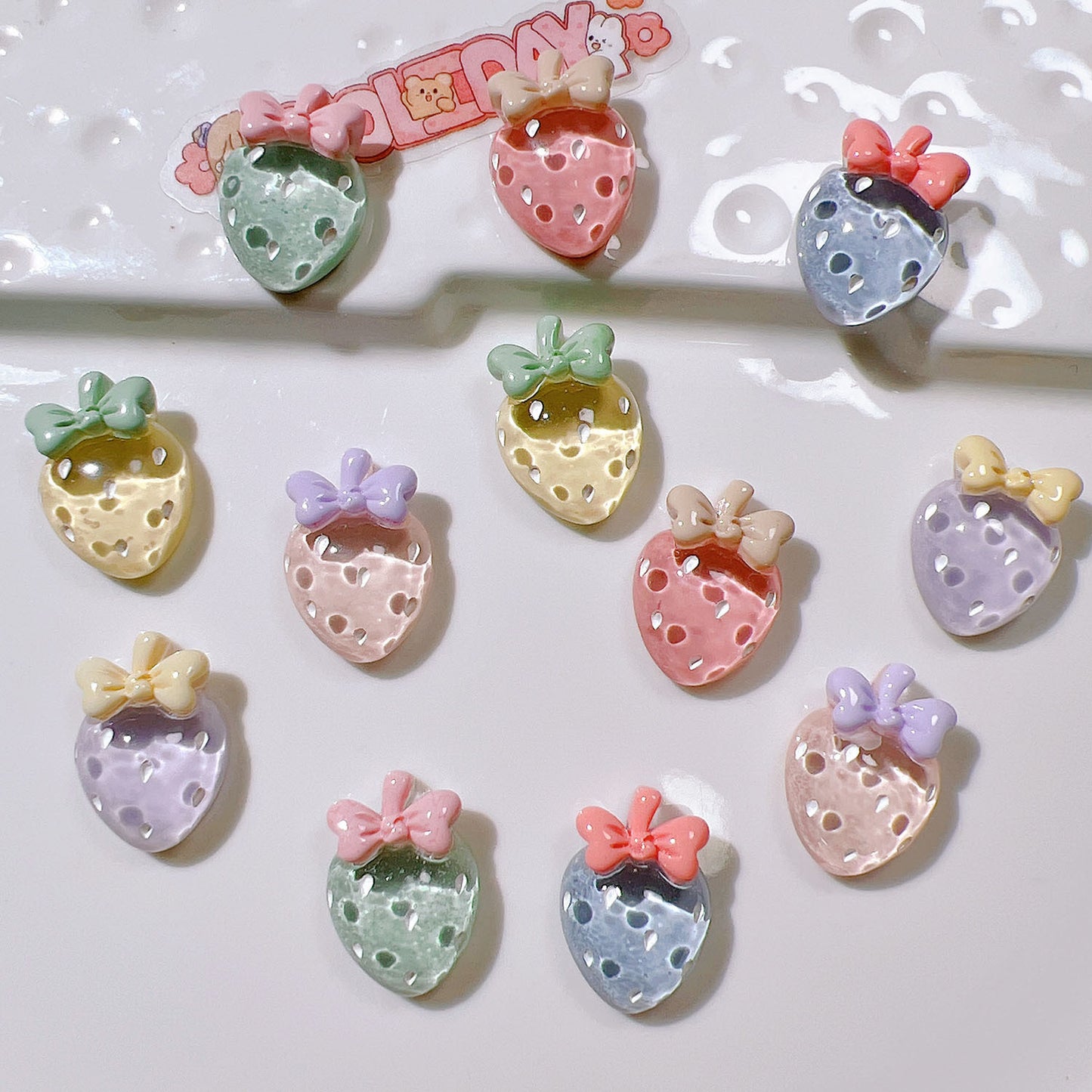 （5pic for 1bag）Cutie Transparent Strawberry  Diy Resin Charms （pack Offline）