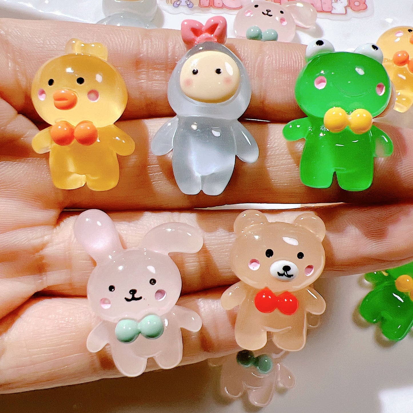 (5pic for 1 Bag) Cute Night Glowing Bunny Bear DIY Resin Charms  (Pack Offline)