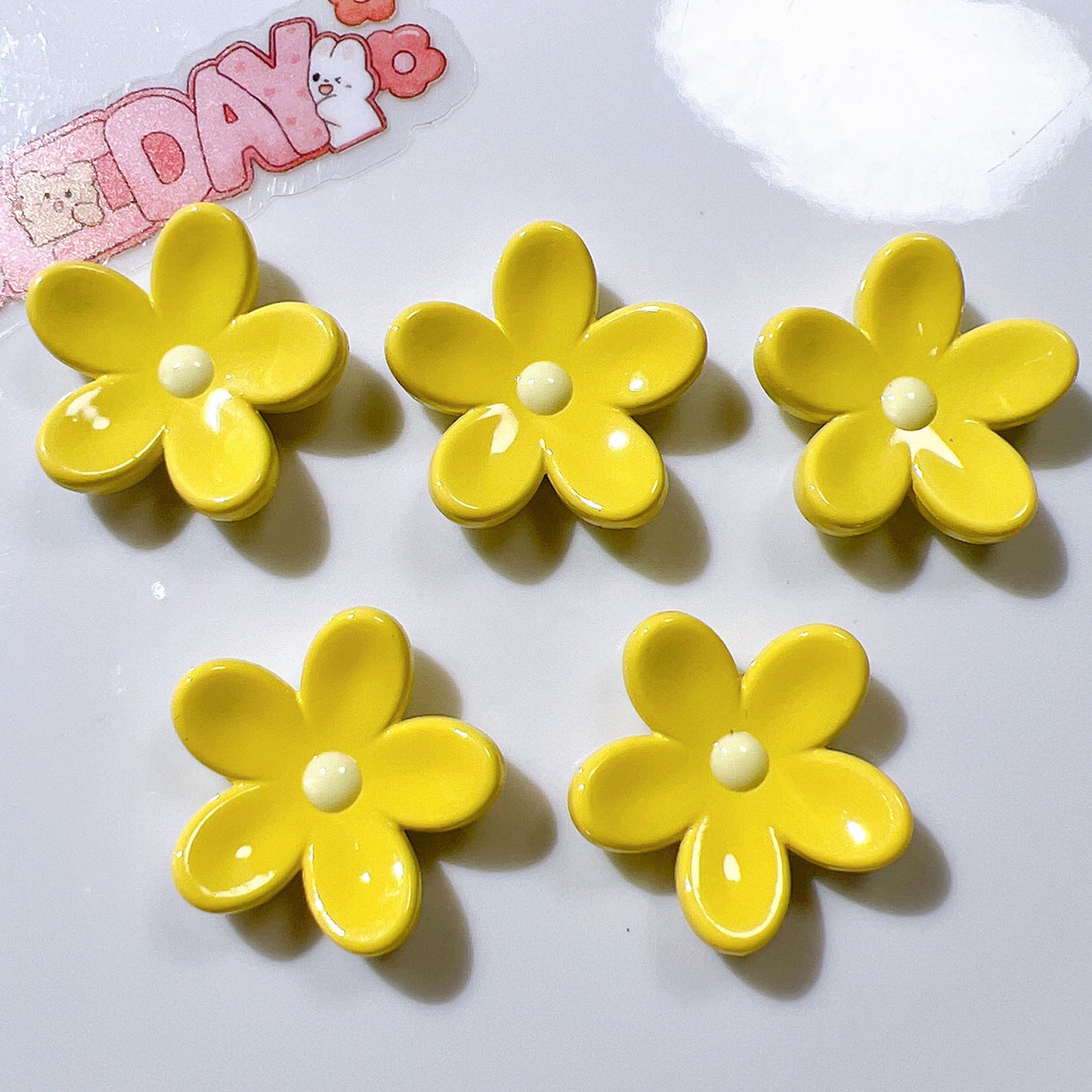 (5pic for 1 Bag) Cute Raised Edge Flowers DIY Resin Charms   (Pack Offline)