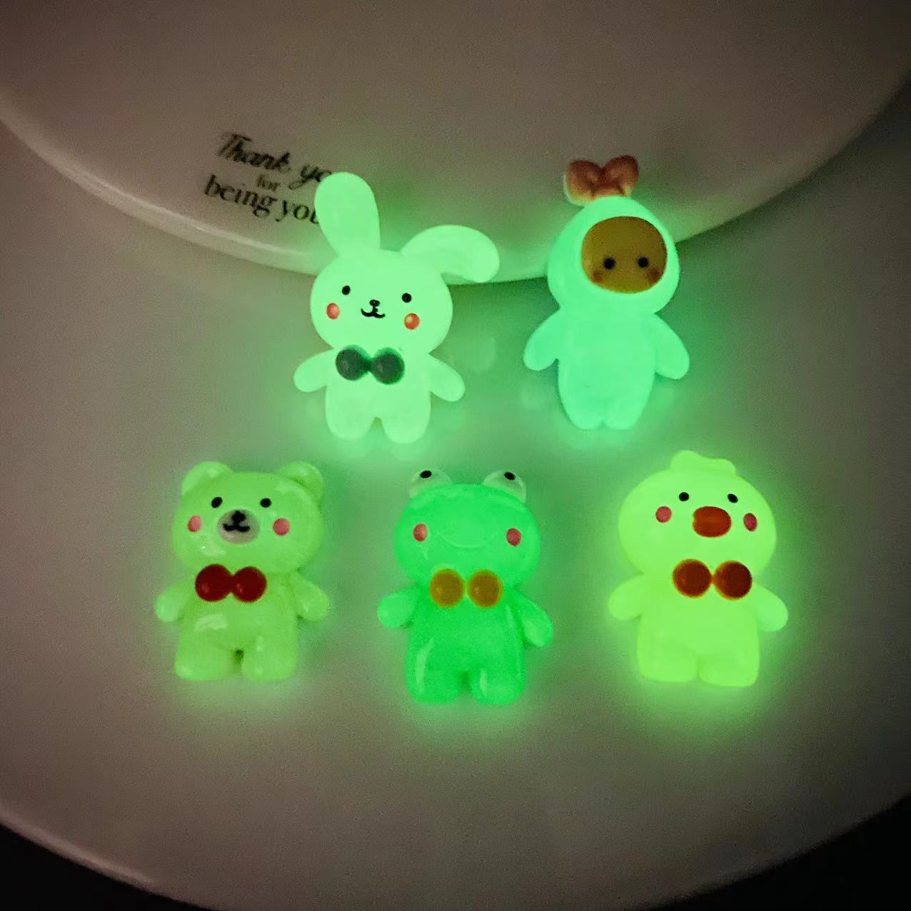 (5pic for 1 Bag) Cute Night Glowing Bunny Bear DIY Resin Charms  (Pack Offline)