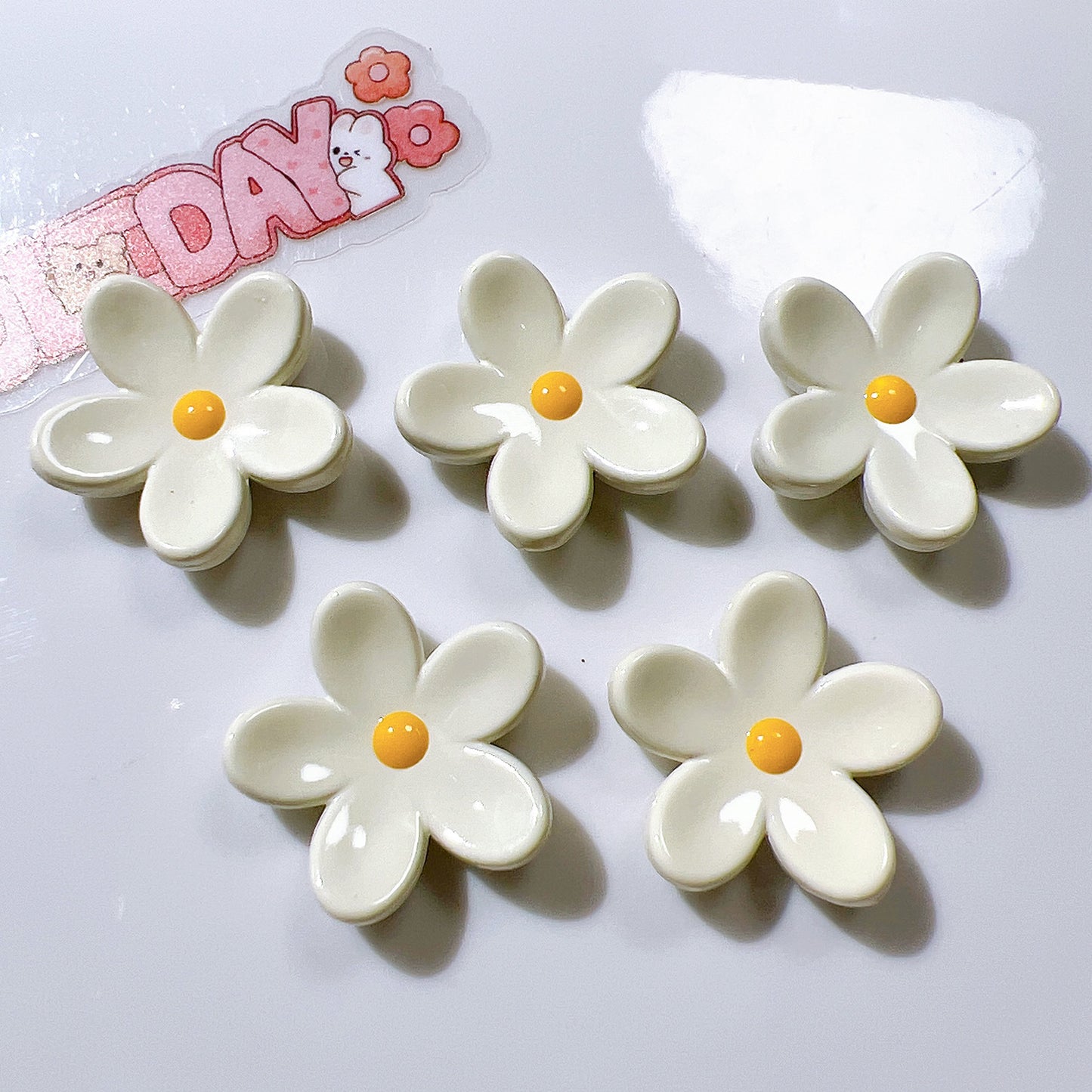 (5pic for 1 Bag) Cute Raised Edge Flowers DIY Resin Charms   (Pack Offline)