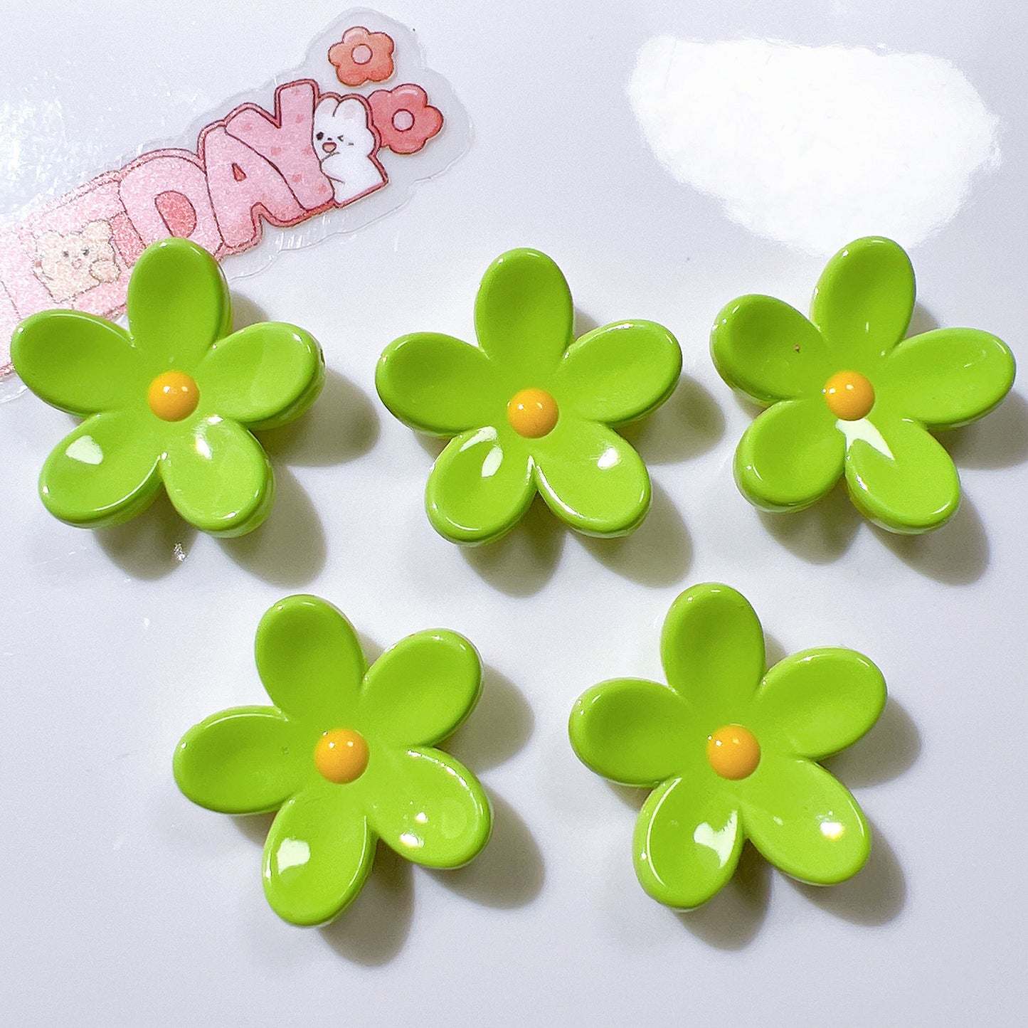 (5pic for 1 Bag) Cute Raised Edge Flowers DIY Resin Charms   (Pack Offline)