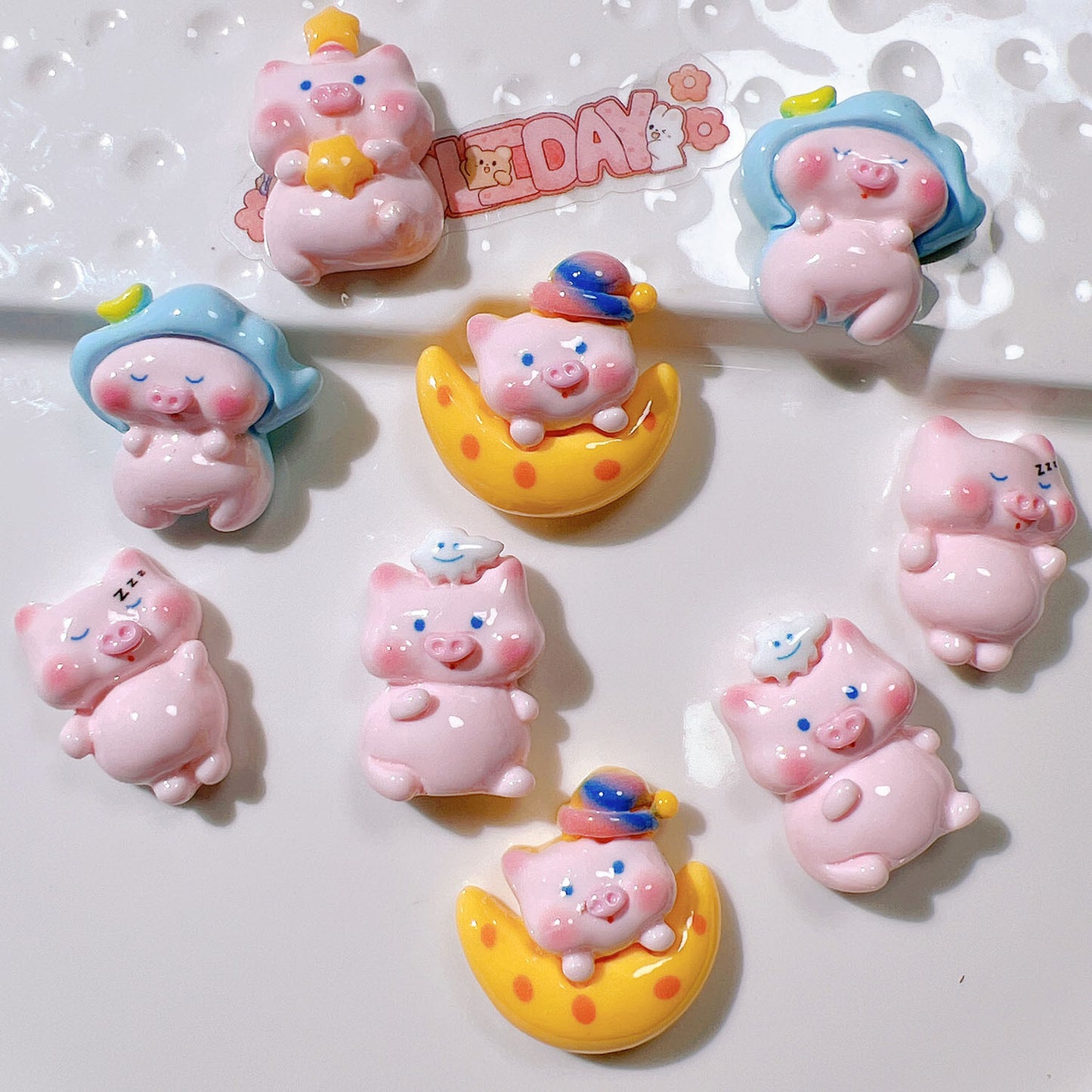 (5pic for 1 Bag)cutie Moon Pig Diy Resin Charms  (Pack Offline)