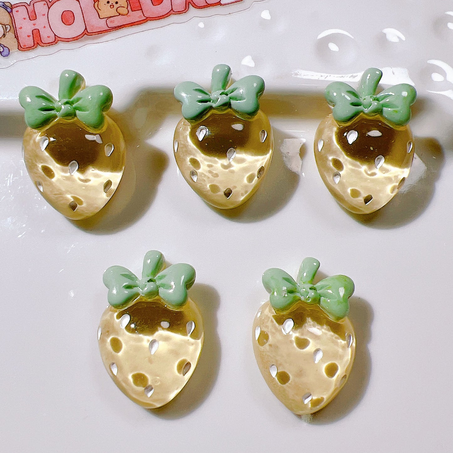 （5pic for 1bag）Cutie Transparent Strawberry  Diy Resin Charms （pack Offline）